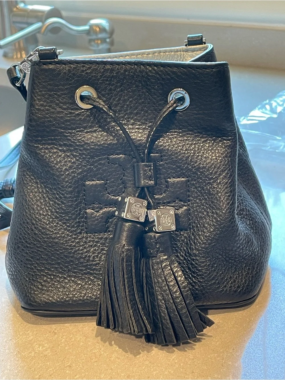 Tory Burch Thea Mini Bucket Bag | Black